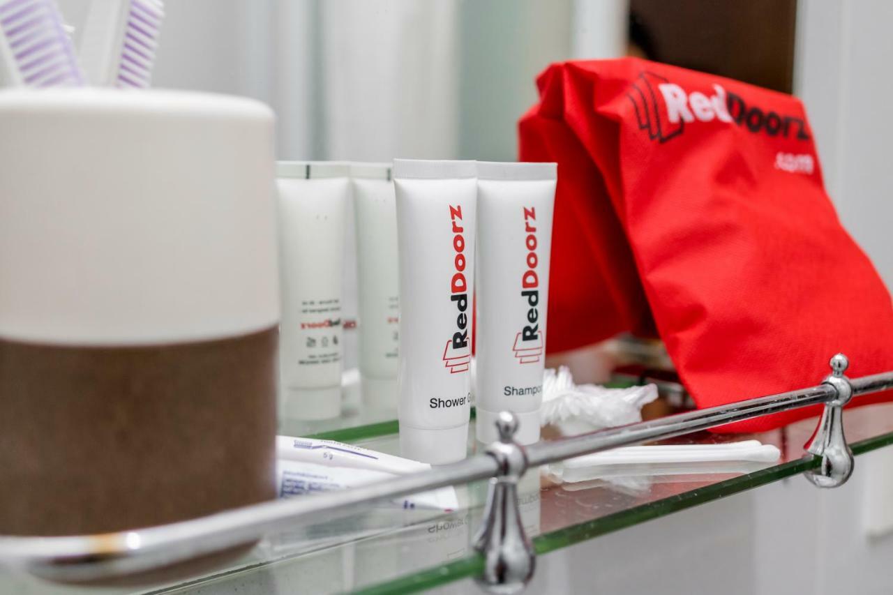 Reddoorz Plus Near Tan Dinh Market TP. Hồ Chí Minh Ngoại thất bức ảnh